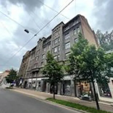 Fancy Private Student's Rooms- Late Check Out