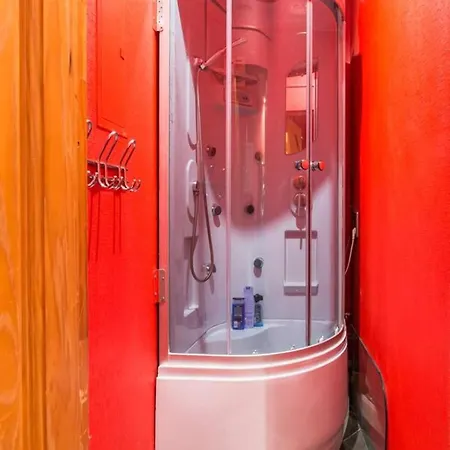 Fancy Private Student's Rooms- Late Check Out *